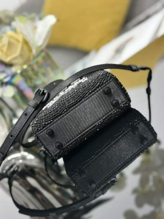 Picture of Dior Handbags _SKUfw239317912fw